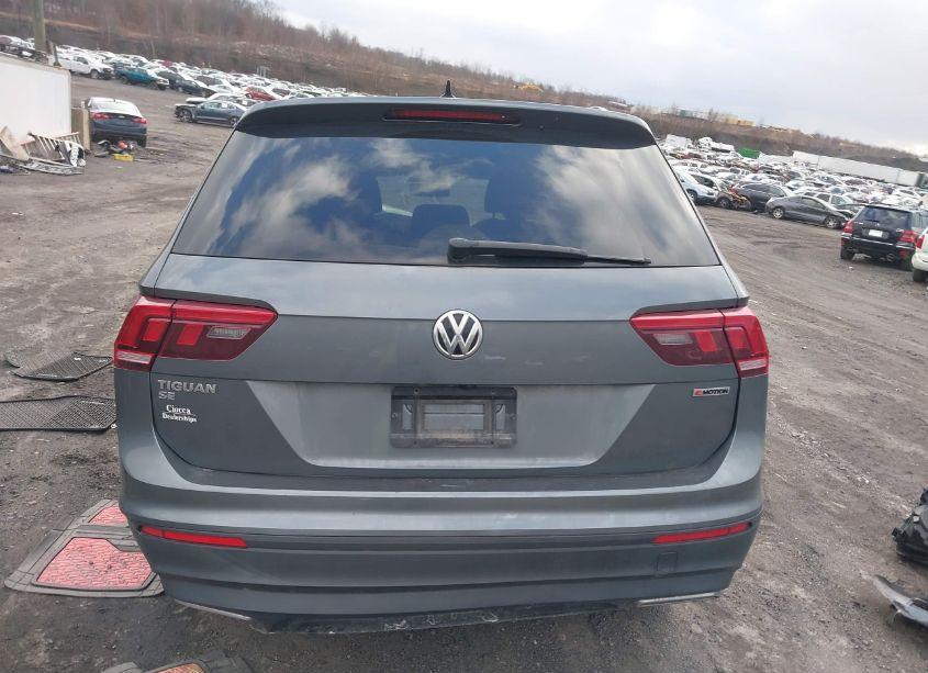 Photo 16 of 2019 Volkswagen Tiguan 2.0T SE/2.0T SEL/2.0T SEL R-LINE/2.0T SEL R-LINE BLACK (VIN 3VV2B7AXXKM069075)