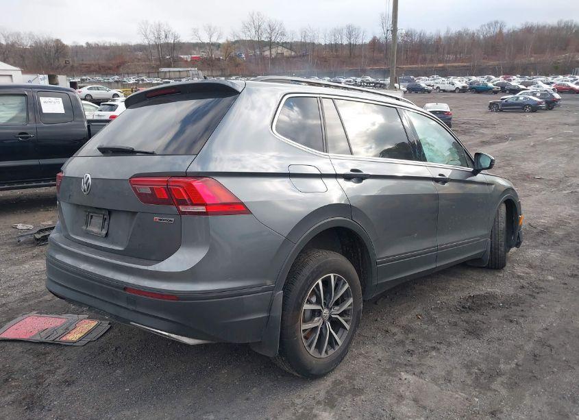 Photo 4 of 2019 Volkswagen Tiguan 2.0T SE/2.0T SEL/2.0T SEL R-LINE/2.0T SEL R-LINE BLACK (VIN 3VV2B7AXXKM069075)