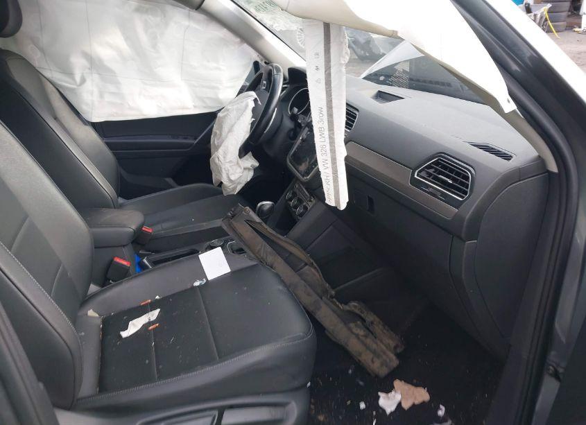 Photo 5 of 2019 Volkswagen Tiguan 2.0T SE/2.0T SEL/2.0T SEL R-LINE/2.0T SEL R-LINE BLACK (VIN 3VV2B7AXXKM069075)