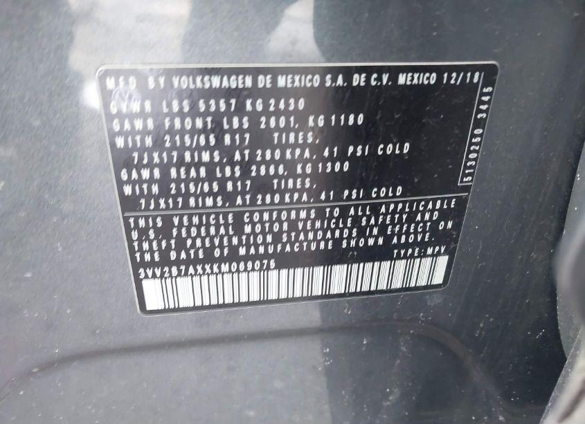 Photo 9 of 2019 Volkswagen Tiguan 2.0T SE/2.0T SEL/2.0T SEL R-LINE/2.0T SEL R-LINE BLACK (VIN 3VV2B7AXXKM069075)