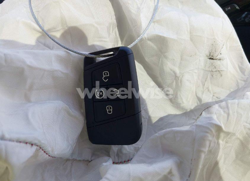 Photo 11 of 2019 Volkswagen Tiguan 2.0T SE/2.0T SEL/2.0T SEL R-LINE/2.0T SEL R-LINE BLACK (VIN 3VV2B7AXXKM084286)