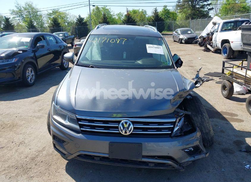 Photo 12 of 2019 Volkswagen Tiguan 2.0T SE/2.0T SEL/2.0T SEL R-LINE/2.0T SEL R-LINE BLACK (VIN 3VV2B7AXXKM084286)
