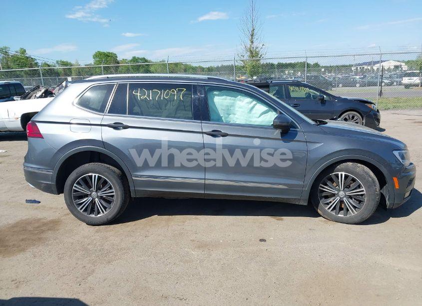 Photo 13 of 2019 Volkswagen Tiguan 2.0T SE/2.0T SEL/2.0T SEL R-LINE/2.0T SEL R-LINE BLACK (VIN 3VV2B7AXXKM084286)