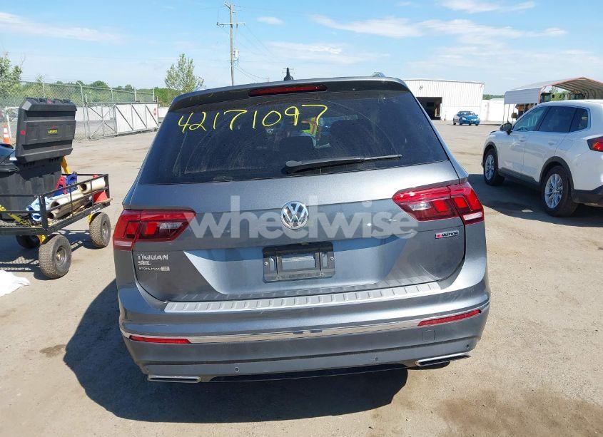 Photo 16 of 2019 Volkswagen Tiguan 2.0T SE/2.0T SEL/2.0T SEL R-LINE/2.0T SEL R-LINE BLACK (VIN 3VV2B7AXXKM084286)