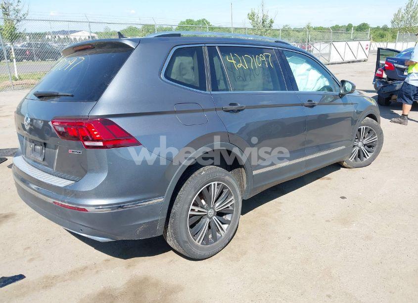 Photo 4 of 2019 Volkswagen Tiguan 2.0T SE/2.0T SEL/2.0T SEL R-LINE/2.0T SEL R-LINE BLACK (VIN 3VV2B7AXXKM084286)