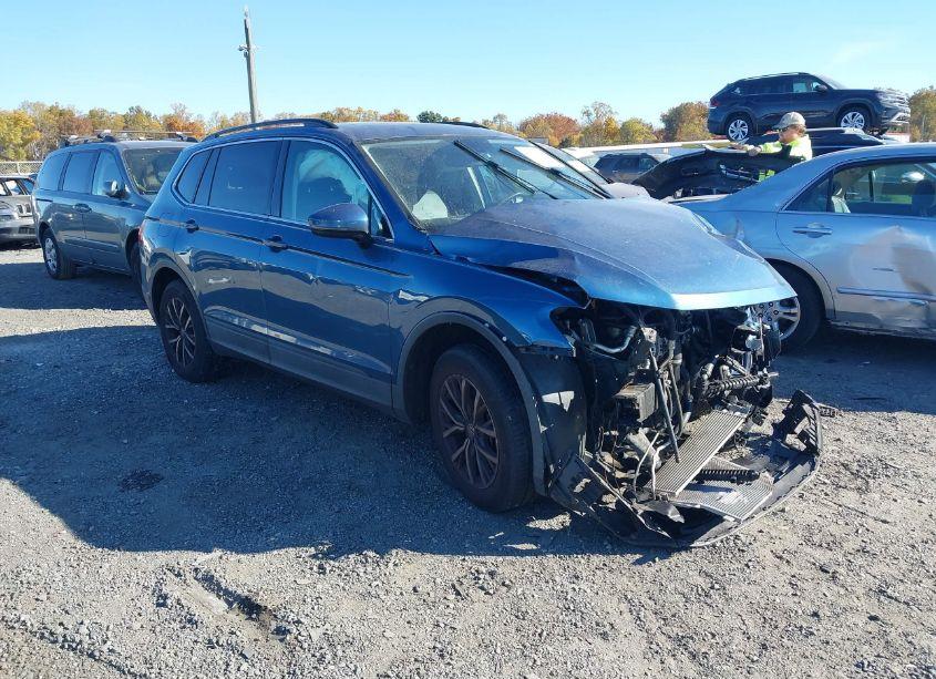 2019 Volkswagen Tiguan 2.0T SE/2.0T SEL/2.0T SEL R-LINE/2.0T SEL R-LINE BLACK (VIN 3VV2B7AXXKM126889) main photo