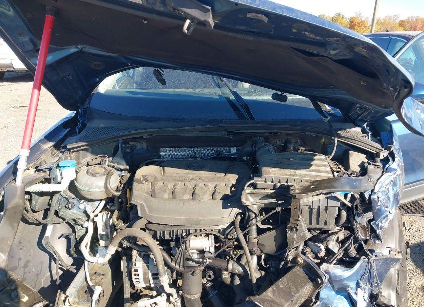 Photo 10 of 2019 Volkswagen Tiguan 2.0T SE/2.0T SEL/2.0T SEL R-LINE/2.0T SEL R-LINE BLACK (VIN 3VV2B7AXXKM126889)