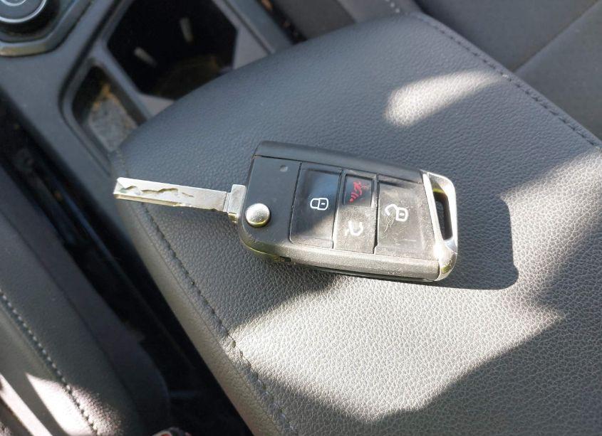 Photo 11 of 2019 Volkswagen Tiguan 2.0T SE/2.0T SEL/2.0T SEL R-LINE/2.0T SEL R-LINE BLACK (VIN 3VV2B7AXXKM126889)