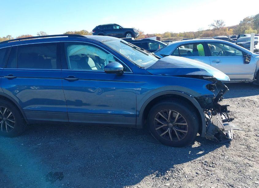 Photo 14 of 2019 Volkswagen Tiguan 2.0T SE/2.0T SEL/2.0T SEL R-LINE/2.0T SEL R-LINE BLACK (VIN 3VV2B7AXXKM126889)