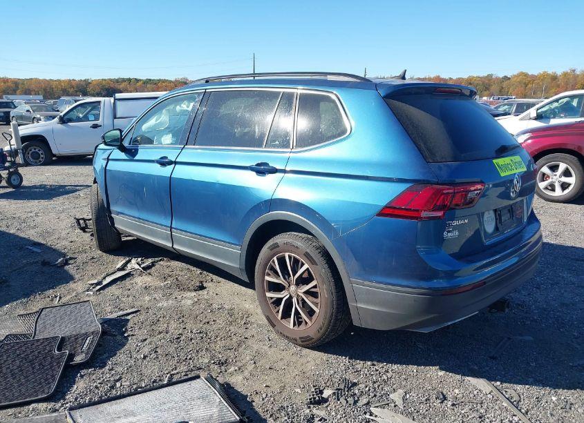 Photo 3 of 2019 Volkswagen Tiguan 2.0T SE/2.0T SEL/2.0T SEL R-LINE/2.0T SEL R-LINE BLACK (VIN 3VV2B7AXXKM126889)