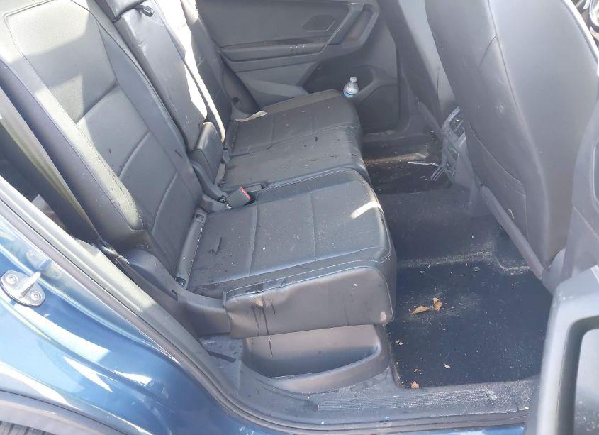 Photo 8 of 2019 Volkswagen Tiguan 2.0T SE/2.0T SEL/2.0T SEL R-LINE/2.0T SEL R-LINE BLACK (VIN 3VV2B7AXXKM126889)