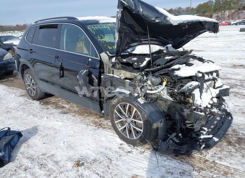 2019 Volkswagen Tiguan (VIN 3VV2B7AXXKM138024) main photo
