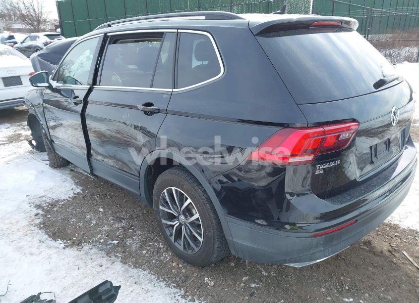Photo 3 of 2019 Volkswagen Tiguan (VIN 3VV2B7AXXKM138024)
