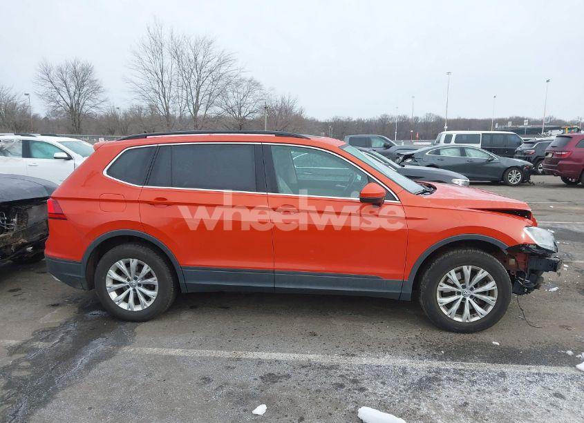 Photo 13 of 2019 Volkswagen Tiguan 2.0T SE/2.0T SEL/2.0T SEL R-LINE/2.0T SEL R-LINE BLACK (VIN 3VV2B7AXXKM146446)