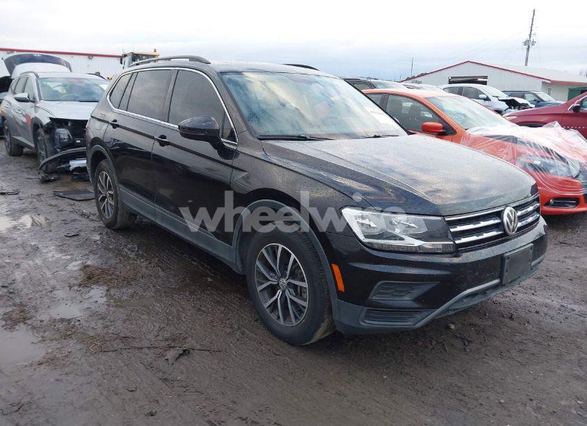 2019 Volkswagen Tiguan 2.0T SE/2.0T SEL/2.0T SEL R-LINE/2.0T SEL R-LINE BLACK (VIN 3VV2B7AXXKM161660) main photo