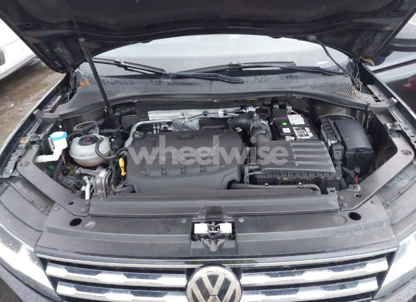 Photo 10 of 2019 Volkswagen Tiguan 2.0T SE/2.0T SEL/2.0T SEL R-LINE/2.0T SEL R-LINE BLACK (VIN 3VV2B7AXXKM161660)
