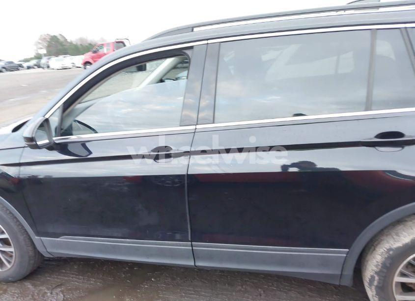 Photo 15 of 2019 Volkswagen Tiguan 2.0T SE/2.0T SEL/2.0T SEL R-LINE/2.0T SEL R-LINE BLACK (VIN 3VV2B7AXXKM161660)