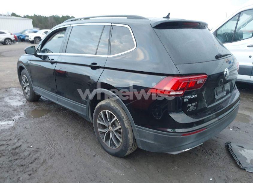 Photo 3 of 2019 Volkswagen Tiguan 2.0T SE/2.0T SEL/2.0T SEL R-LINE/2.0T SEL R-LINE BLACK (VIN 3VV2B7AXXKM161660)