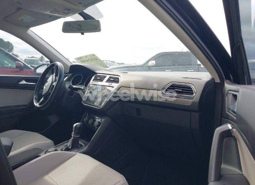 Photo 5 of 2019 Volkswagen Tiguan 2.0T SE/2.0T SEL/2.0T SEL R-LINE/2.0T SEL R-LINE BLACK (VIN 3VV2B7AXXKM161660)
