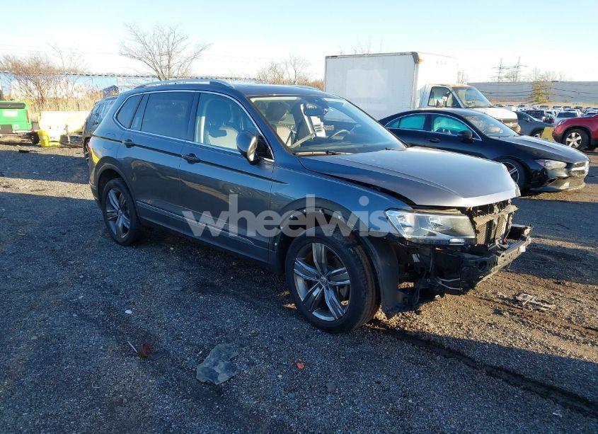 2020 Volkswagen Tiguan 2.0T SE/2.0T SE R-LINE BLACK/2.0T SEL (VIN 3VV2B7AXXLM025353) main photo
