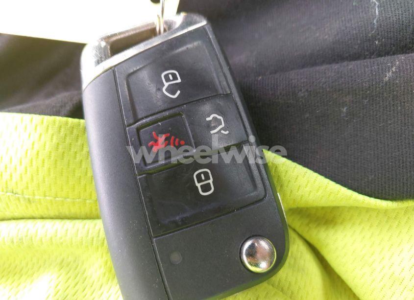 Photo 11 of 2020 Volkswagen Tiguan 2.0T SE/2.0T SE R-LINE BLACK/2.0T SEL (VIN 3VV2B7AXXLM156864)