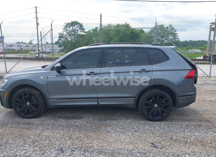 Photo 14 of 2020 Volkswagen Tiguan 2.0T SE/2.0T SE R-LINE BLACK/2.0T SEL (VIN 3VV2B7AXXLM156864)