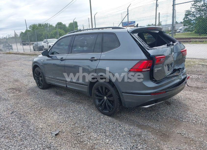 Photo 3 of 2020 Volkswagen Tiguan 2.0T SE/2.0T SE R-LINE BLACK/2.0T SEL (VIN 3VV2B7AXXLM156864)