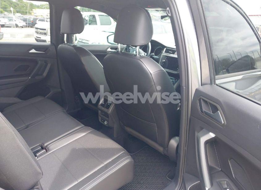 Photo 8 of 2020 Volkswagen Tiguan 2.0T SE/2.0T SE R-LINE BLACK/2.0T SEL (VIN 3VV2B7AXXLM156864)