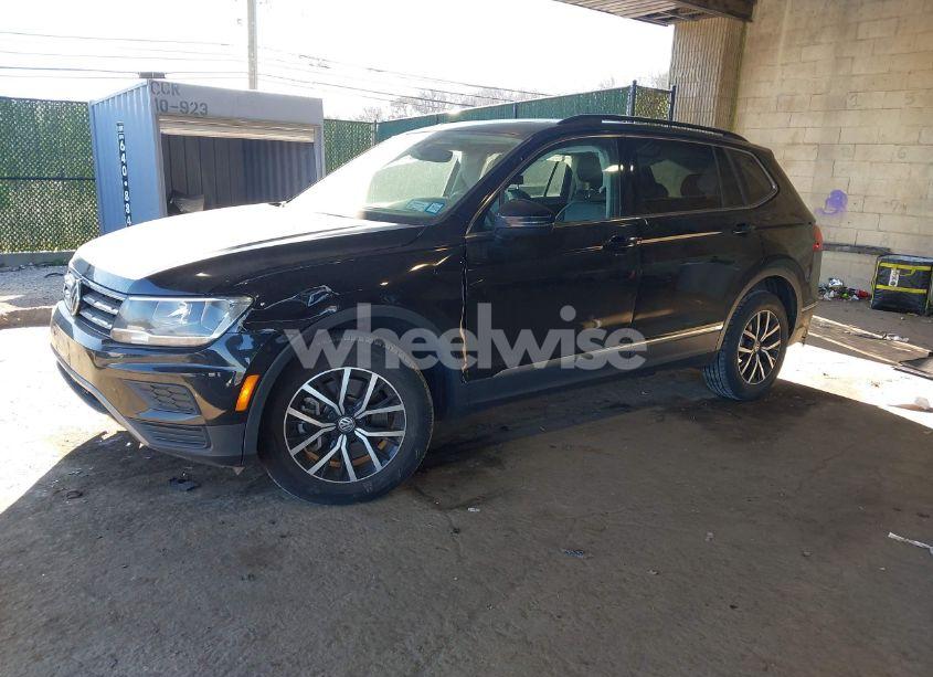 Photo 2 of 2021 Volkswagen Tiguan 2.0T SE/2.0T SE R-LINE BLACK/2.0T SEL (VIN 3VV2B7AXXMM071377)