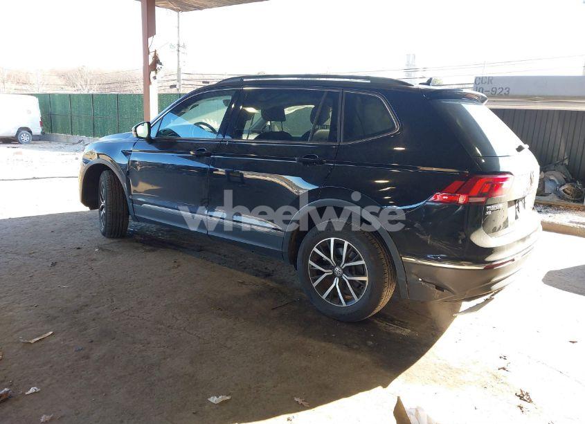 Photo 3 of 2021 Volkswagen Tiguan 2.0T SE/2.0T SE R-LINE BLACK/2.0T SEL (VIN 3VV2B7AXXMM071377)
