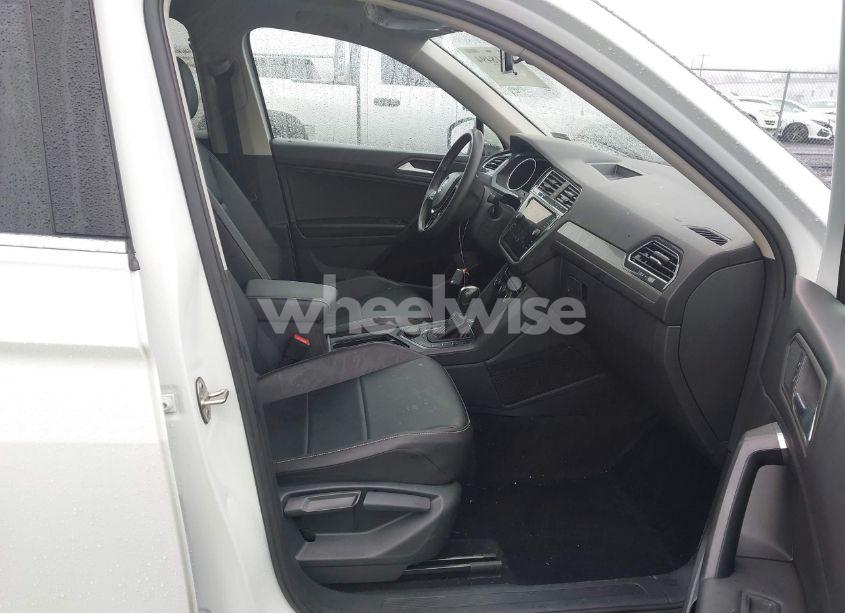 Photo 5 of 2021 Volkswagen Tiguan 2.0T SE/2.0T SE R-LINE BLACK/2.0T SEL (VIN 3VV2B7AXXMM084436)