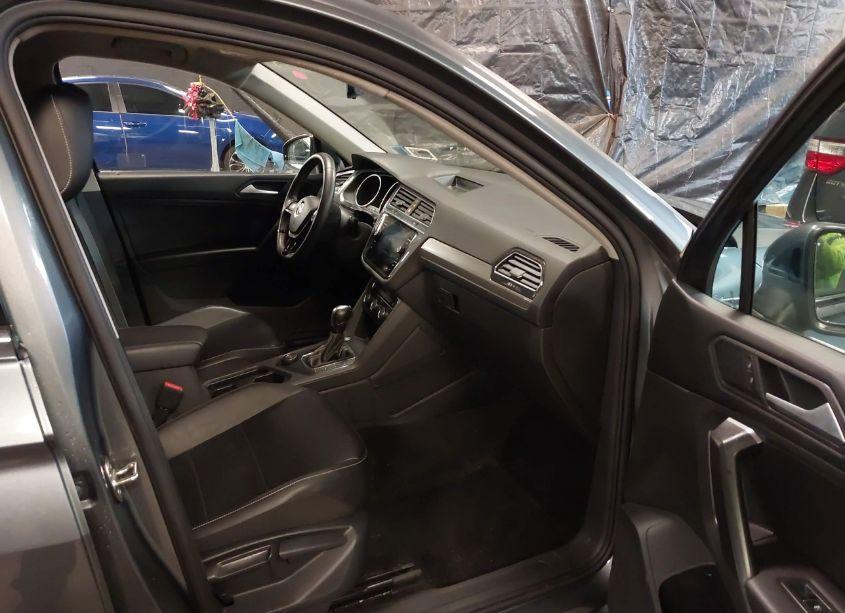 Photo 5 of 2021 Volkswagen Tiguan 2.0T SE/2.0T SE R-LINE BLACK/2.0T SEL (VIN 3VV2B7AXXMM090964)