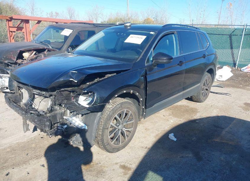 Photo 2 of 2021 Volkswagen Tiguan 2.0T SE/2.0T SE R-LINE BLACK/2.0T SEL (VIN 3VV2B7AXXMM116169)