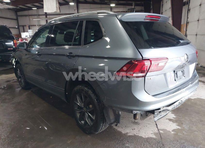 Photo 3 of 2022 Volkswagen Tiguan 2.0T SE (VIN 3VV2B7AXXNM019667)
