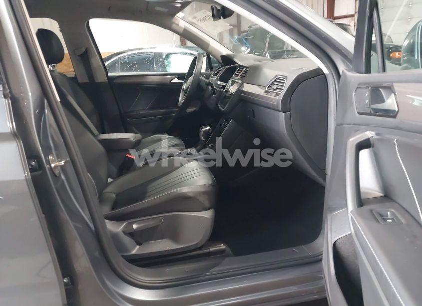 Photo 5 of 2022 Volkswagen Tiguan 2.0T SE (VIN 3VV2B7AXXNM019667)