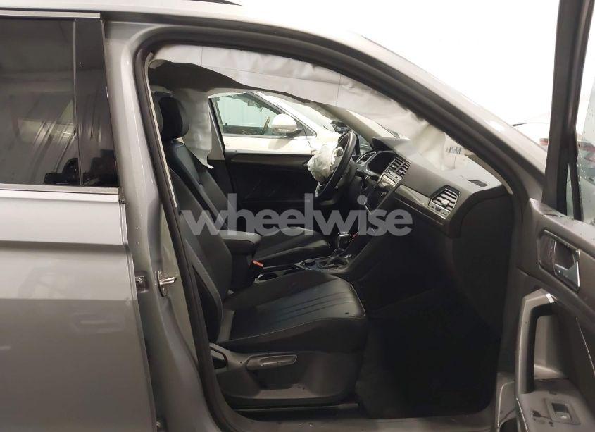 Photo 5 of 2022 Volkswagen Tiguan 2.0T SE (VIN 3VV2B7AXXNM059957)