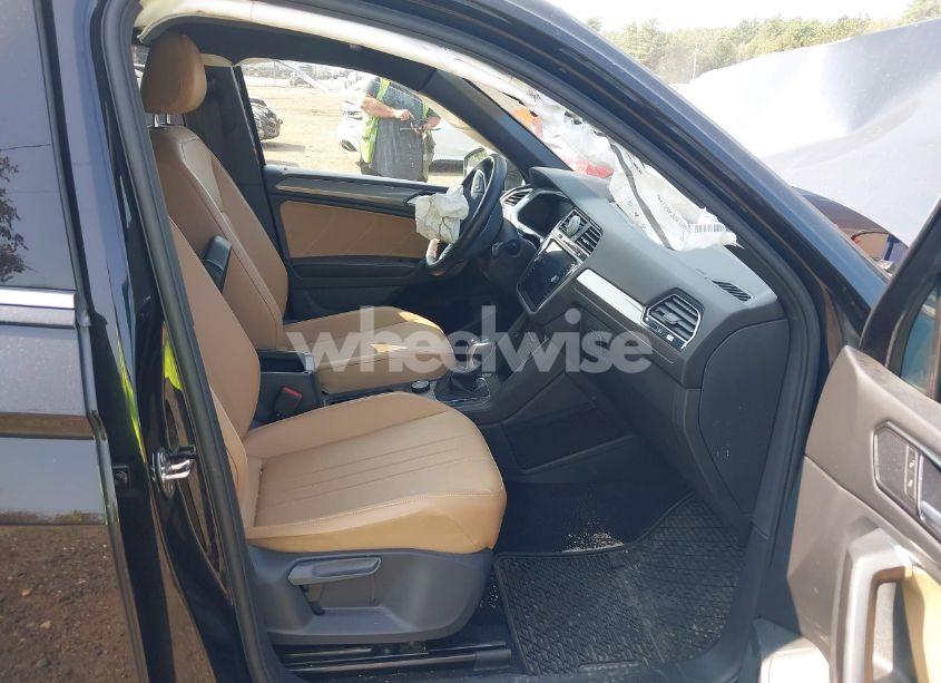 Photo 5 of 2022 Volkswagen Tiguan 2.0T SE (VIN 3VV2B7AXXNM060140)