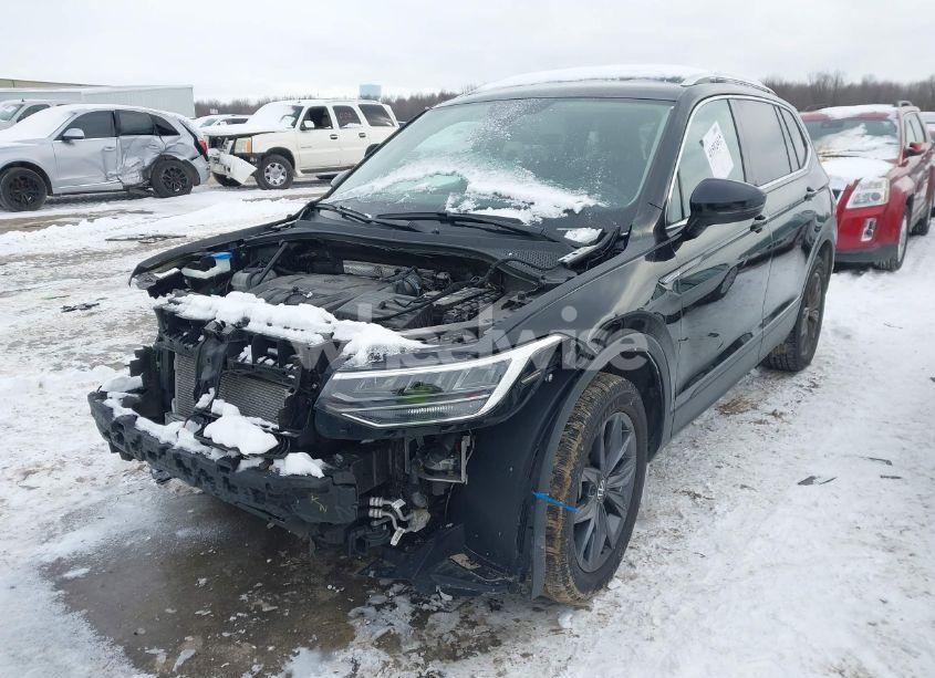 Photo 2 of 2022 Volkswagen Tiguan 2.0T SE (VIN 3VV2B7AXXNM157046)