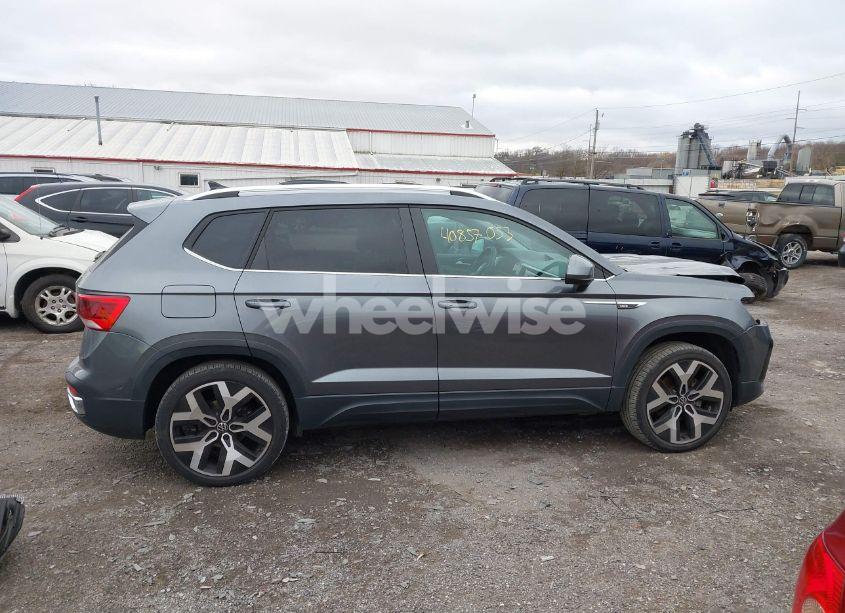 Photo 14 of 2022 Volkswagen Taos 1.5T SEL (VIN 3VV2X7B23NM015061)