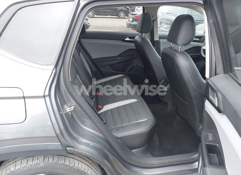 Photo 8 of 2022 Volkswagen Taos 1.5T SEL (VIN 3VV2X7B23NM015061)