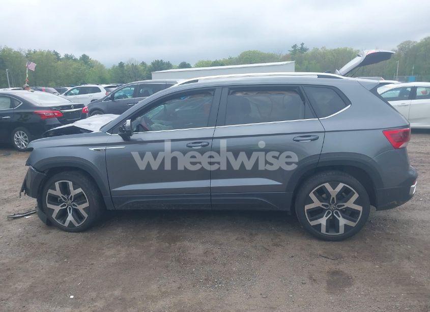 Photo 13 of 2022 Volkswagen Taos 1.5T SEL (VIN 3VV2X7B26NM019850)