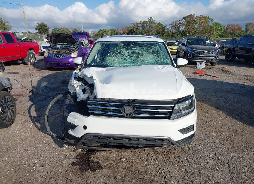 Photo 12 of 2019 Volkswagen Tiguan SE/SEL/SEL R-LINE JET-BLACK/SEL R-LINE (VIN 3VV3B7AX0KM063211)