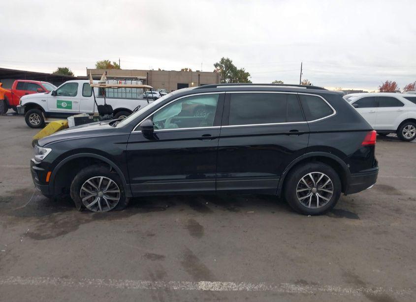 Photo 14 of 2019 Volkswagen Tiguan 2.0T SE/2.0T SEL/2.0T SEL R-LINE/2.0T SEL R-LINE BLACK (VIN 3VV3B7AX0KM111550)