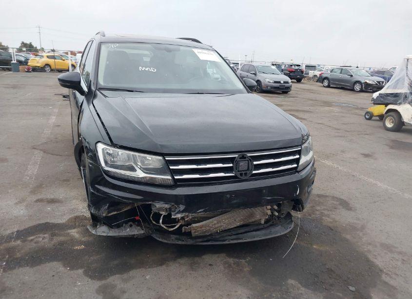 Photo 6 of 2019 Volkswagen Tiguan 2.0T SE/2.0T SEL/2.0T SEL R-LINE/2.0T SEL R-LINE BLACK (VIN 3VV3B7AX0KM111550)