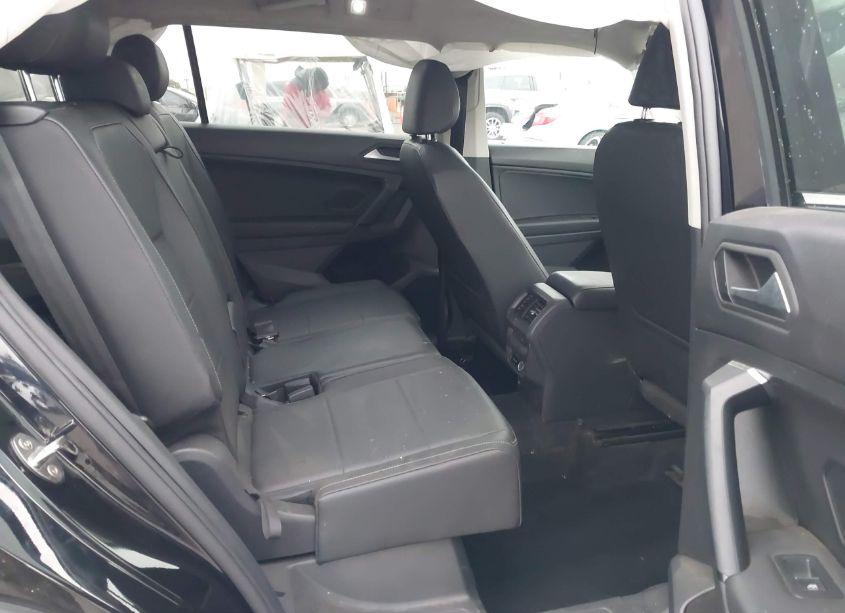 Photo 8 of 2019 Volkswagen Tiguan 2.0T SE/2.0T SEL/2.0T SEL R-LINE/2.0T SEL R-LINE BLACK (VIN 3VV3B7AX0KM111550)