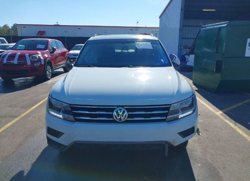 Photo 13 of 2019 Volkswagen Tiguan 2.0T SE/2.0T SEL/2.0T SEL R-LINE/2.0T SEL R-LINE BLACK (VIN 3VV3B7AX0KM152423)