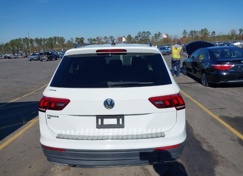 Photo 17 of 2019 Volkswagen Tiguan 2.0T SE/2.0T SEL/2.0T SEL R-LINE/2.0T SEL R-LINE BLACK (VIN 3VV3B7AX0KM152423)