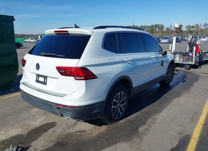 Photo 4 of 2019 Volkswagen Tiguan 2.0T SE/2.0T SEL/2.0T SEL R-LINE/2.0T SEL R-LINE BLACK (VIN 3VV3B7AX0KM152423)