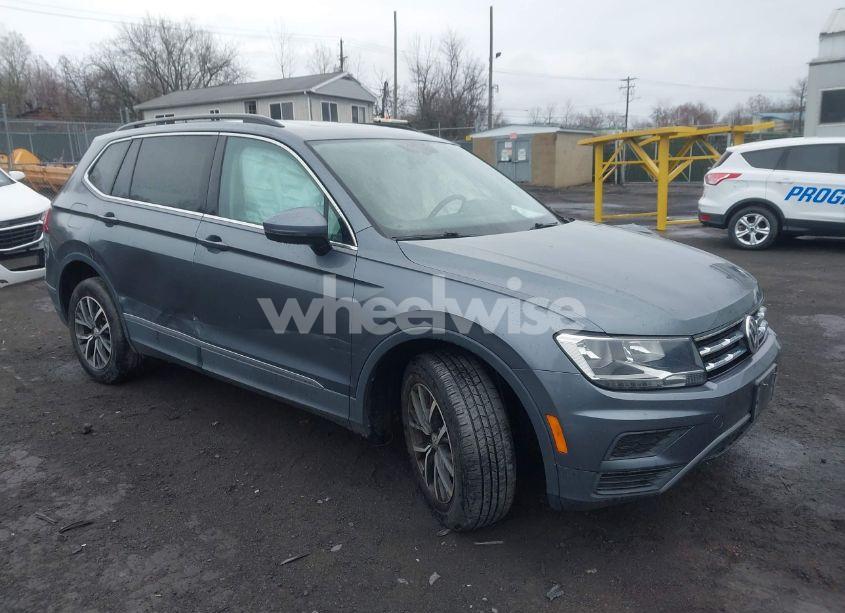 2020 Volkswagen Tiguan 2.0T SE/2.0T SE R-LINE BLACK/2.0T SEL (VIN 3VV3B7AX0LM086621) main photo
