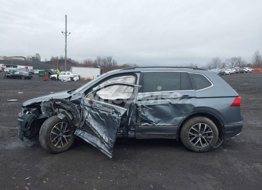 Photo 14 of 2020 Volkswagen Tiguan 2.0T SE/2.0T SE R-LINE BLACK/2.0T SEL (VIN 3VV3B7AX0LM086621)
